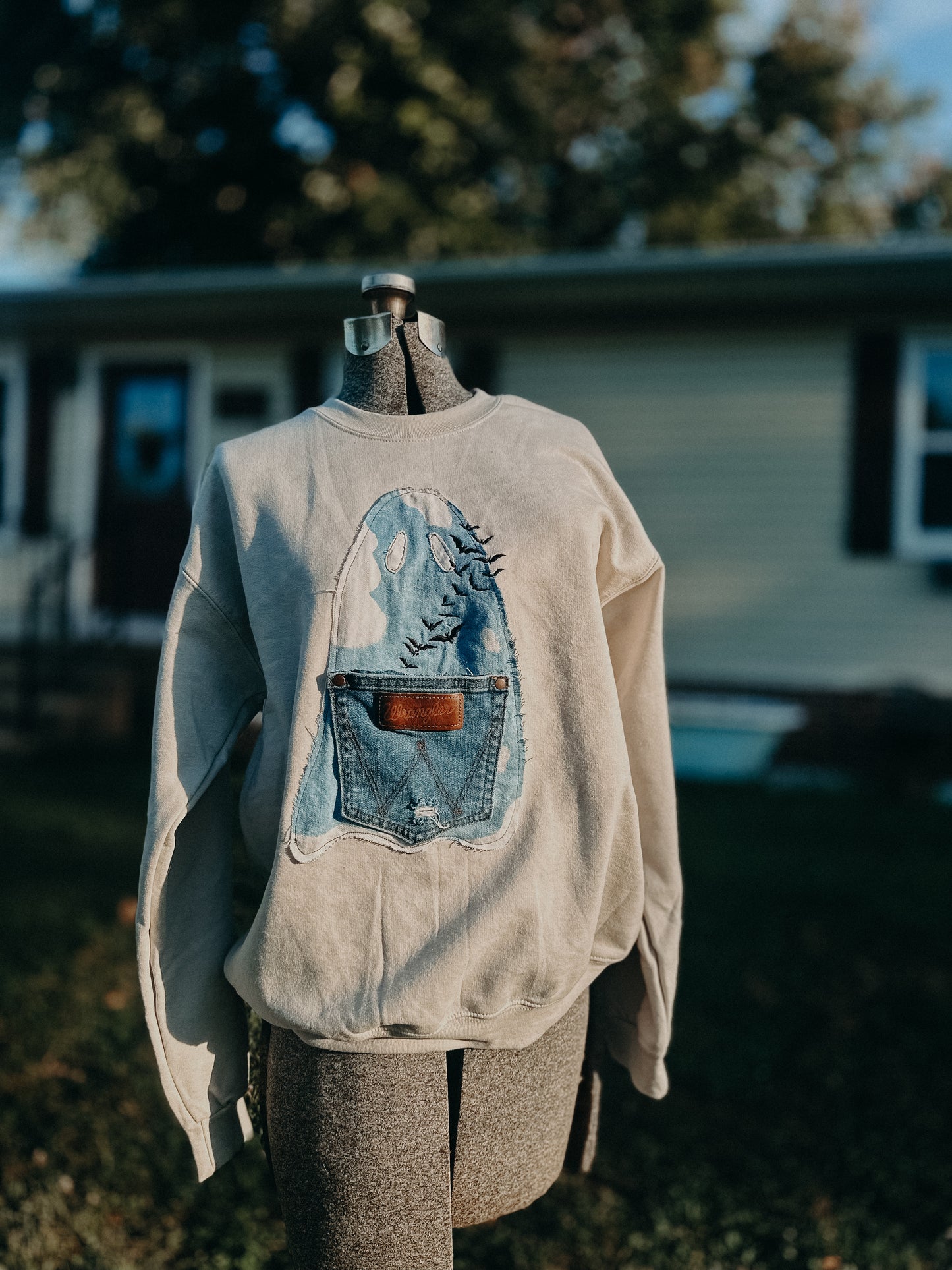 Wrangling Ghosties size Medium